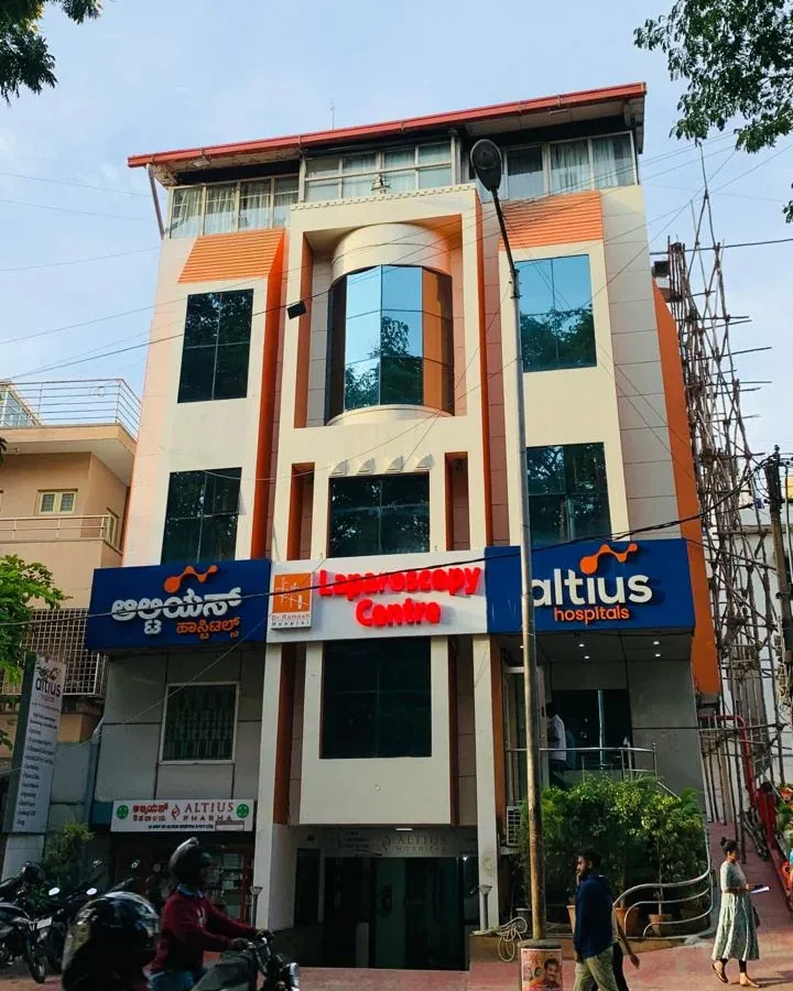 Altius hospital in Rajajinagar is the best hospital in bangalore. In the image is exterior of the hospital